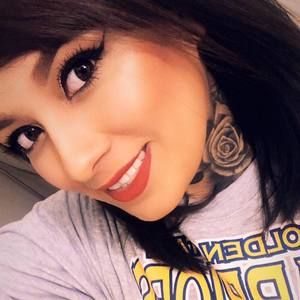 Meet your Posher, Savanna